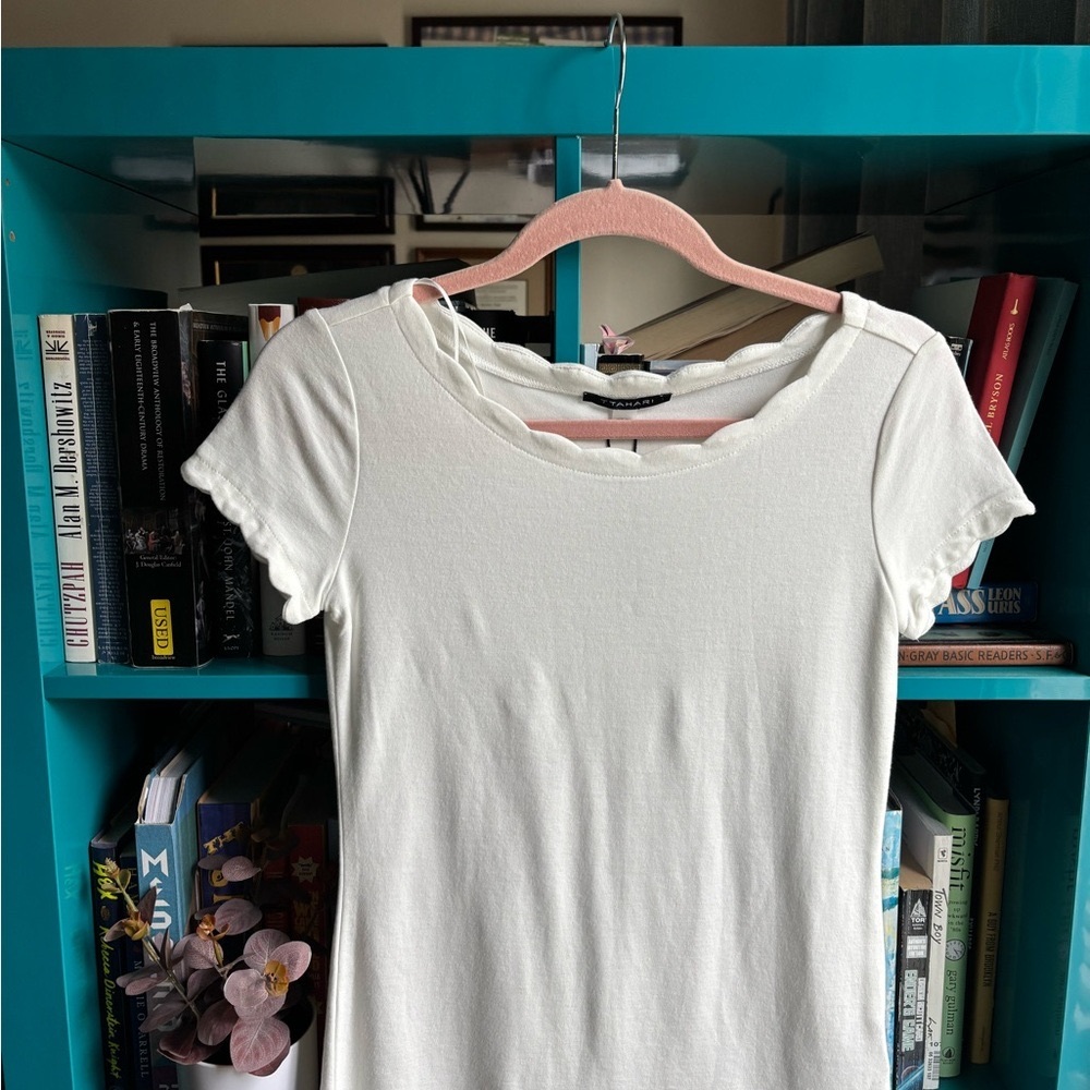 NWT Tahari White Short Sleeve Tee